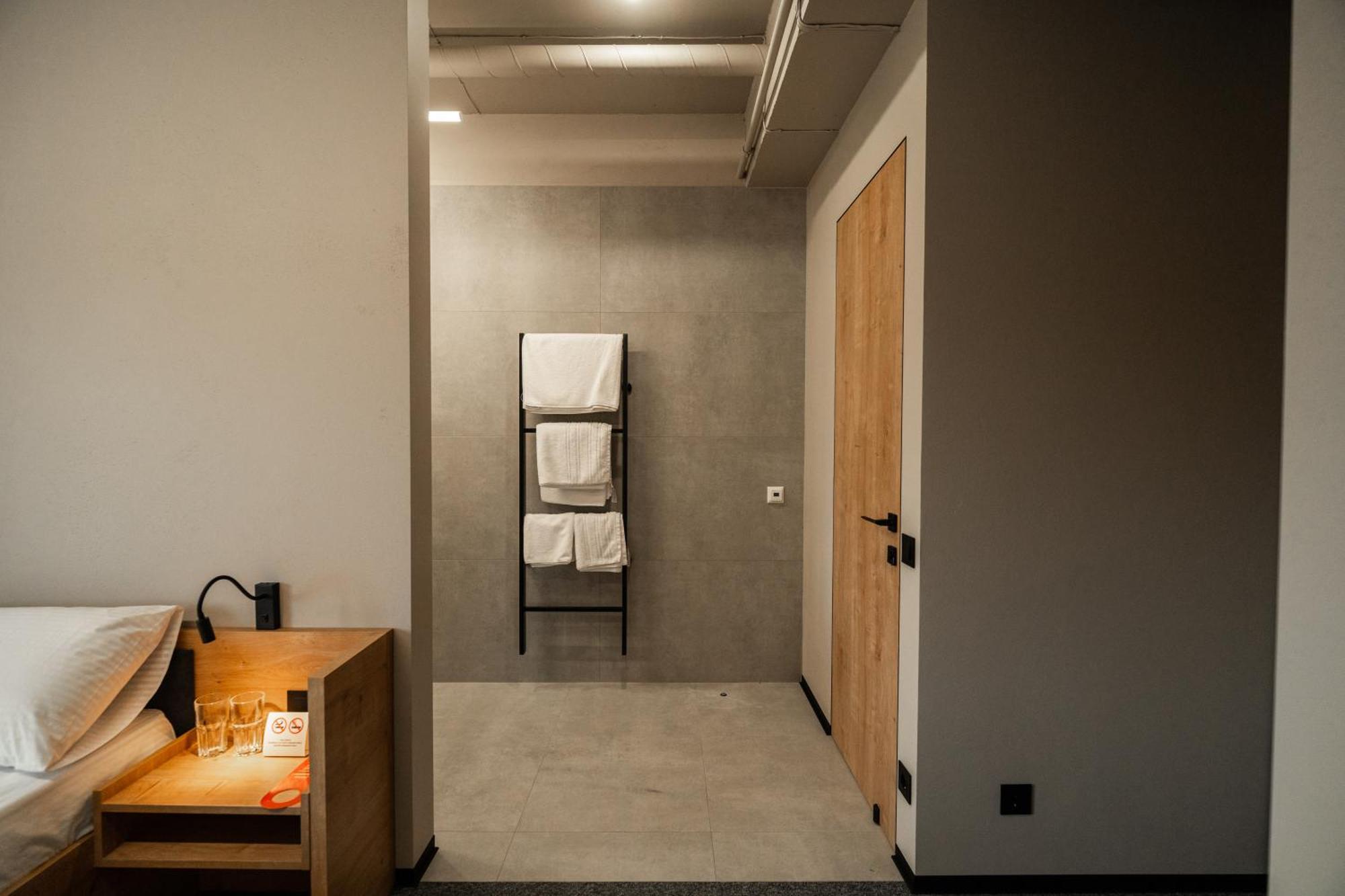 Hotel Miramar Smart Room Kovel Buitenkant foto