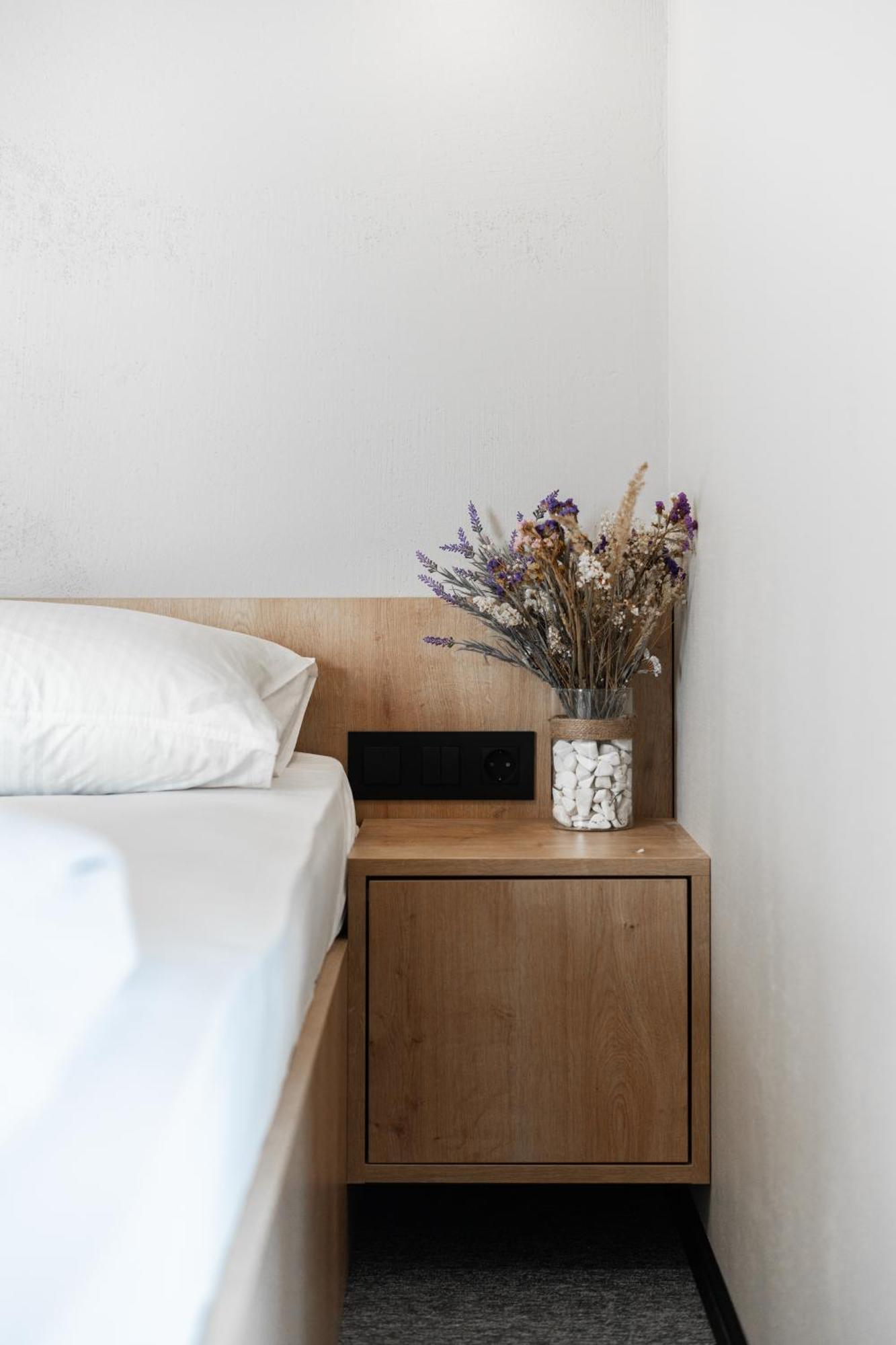 Hotel Miramar Smart Room Kovel Buitenkant foto